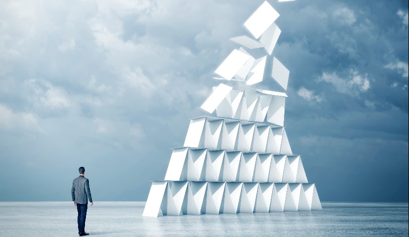 Бизнесы начнут складываться как карточные домики