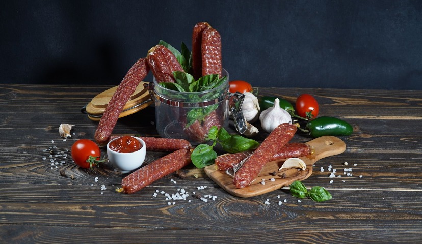 Безопасный перекус:  сырокопченые снеки в полиамидной оболочке