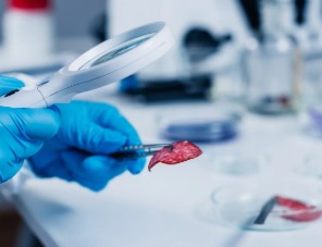 Компанию «Правильные продукты» уличили в фальсификации колбас