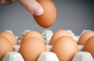 В феврале средняя розничная цена десятка яиц превысила 100 рублей