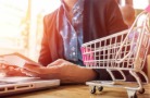 Темп роста онлайн-продаж продуктов питания замедлился до минимума за три года