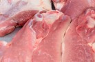 В мае средняя цена свинины на кости в рознице повысилась на 3% год к году