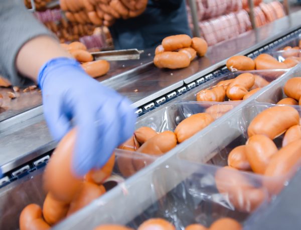 Как мясокомбинат продает себя по частям, не меняя собственника