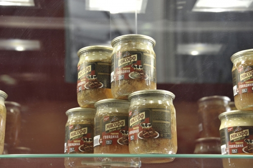 Тушенка в стекле.