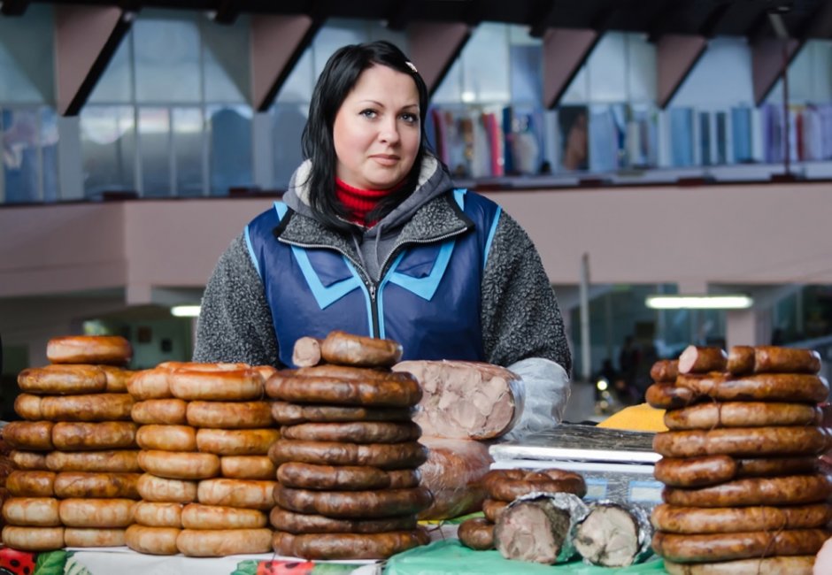 Торговля на рынке.jpg