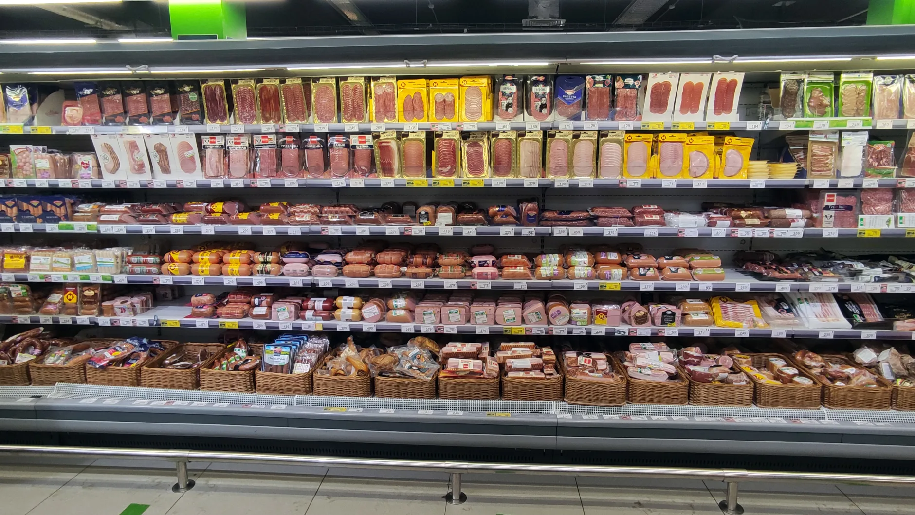 Микробную трансглютаминазу обнаружили в 25% мясных и молочных продуктов