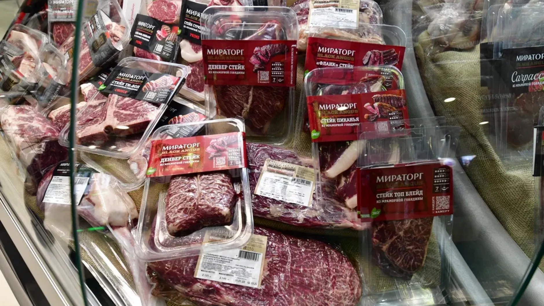 «Мираторг» демонстрирует стейки из мраморной говядины на Gulfood 2022