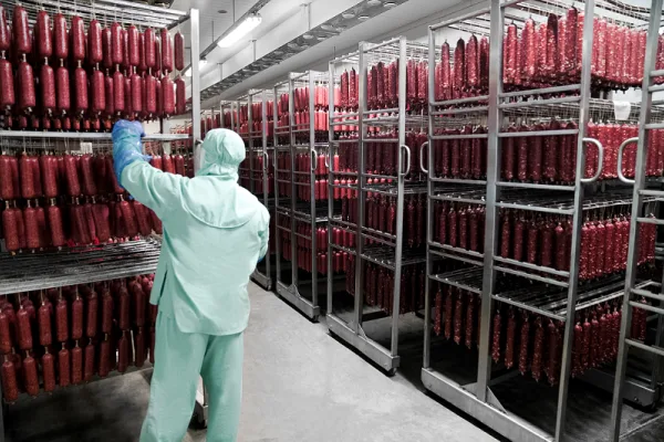 Клинский мясокомбинат получил право на экспорт продукции в ОАЭ
