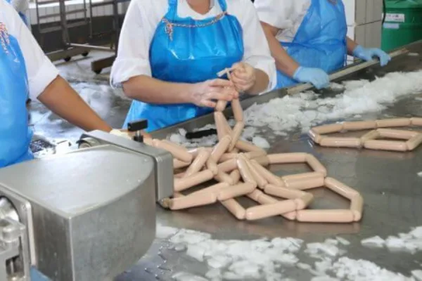 Прокуратура привлекла к ответственности Орловский мясокомбинат