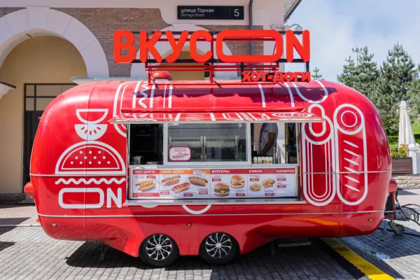 ВкусON накормил хот-догами участников и гостей фестиваля Gastreet